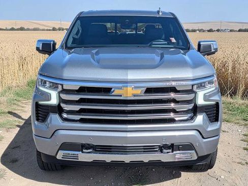 Used 2023 Chevrolet Silverado 1500 High Country w/ High Country Premium Package AWD/4WD image 9