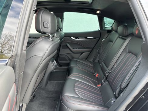 Used 2022 Maserati Levante GT AWD/4WD image 11
