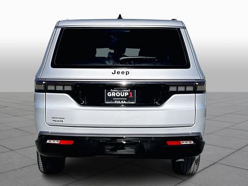 New 2026 Jeep Grand Wagoneer L 4WD w/ Premium Group I image 4