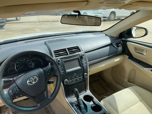 Used 2015 Toyota Camry LE FWD image 14