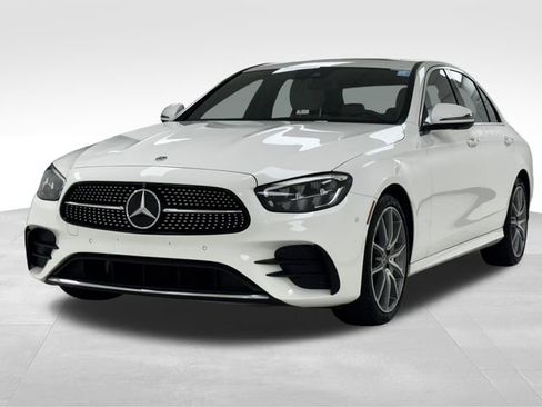 Used 2023 Mercedes-Benz E 350 Sedan image 3