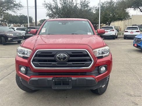 Used 2018 Toyota Tacoma SR5 image 2