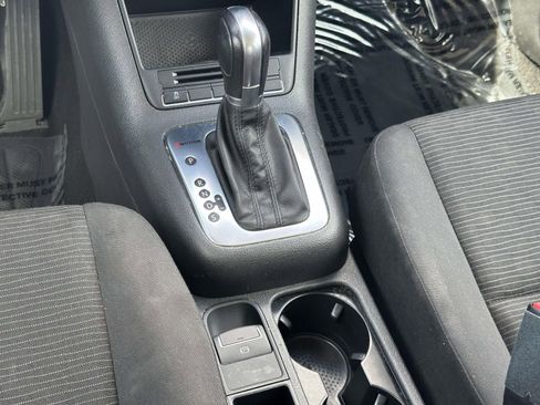 Used 2015 Volkswagen Tiguan S image 19