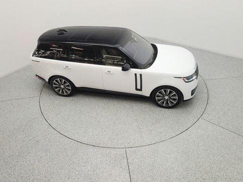 Used 2023 Land Rover Range Rover Long Wheelbase SE AWD/4WD image 12