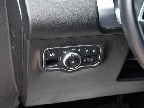 Used 2024 Mercedes-Benz GLB 250 image 10