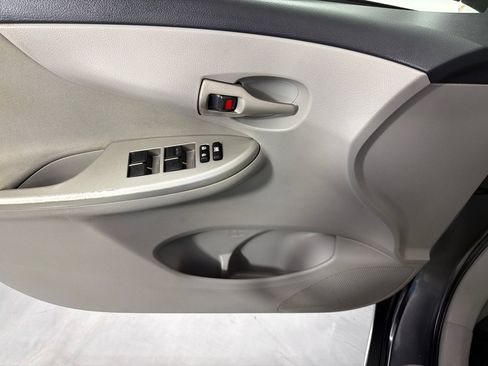 Used 2011 Toyota Corolla LE FWD image 11