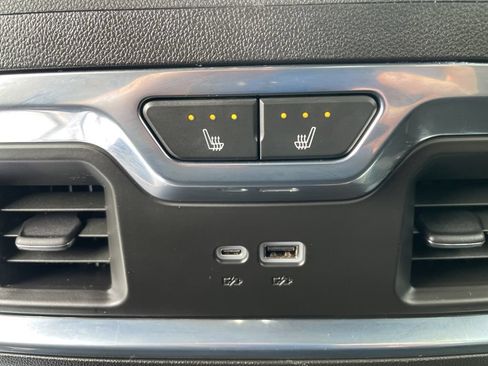Certified 2025 Chevrolet Silverado 2500 High Country w/ Technology Package AWD/4WD image 33