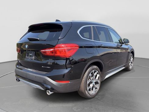 Used 2022 BMW X1 xDrive28i w/ Convenience Package AWD/4WD image 3