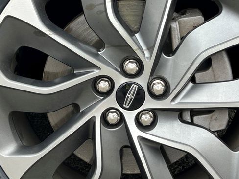 Certified 2022 Lincoln Nautilus Reserve w/ Cargo Utility Package image 6