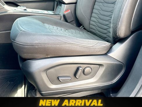 Used 2020 Ford Explorer XLT w/ Comfort Package image 18