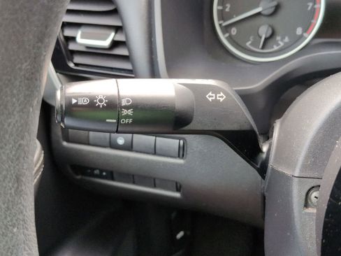 Used 2021 Nissan Rogue SV FWD image 26