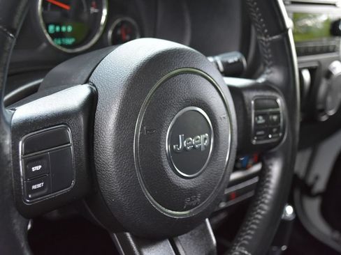 Used 2015 Jeep Wrangler Sport w/ Quick Order Package 24S AWD/4WD image 12