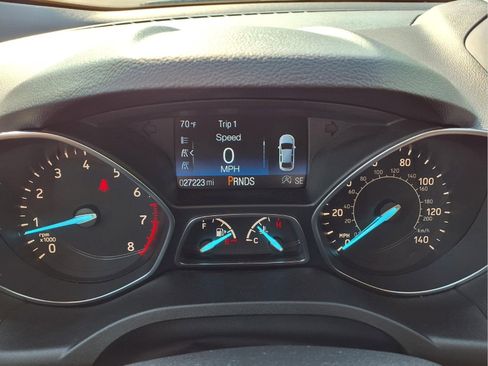 Used 2019 Ford Escape SEL AWD/4WD image 16