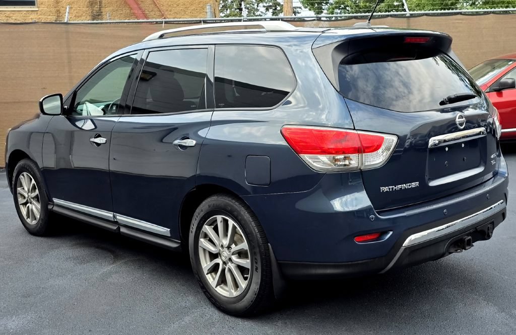 Used 2015 Nissan Pathfinder SL AWD/4WD image 5