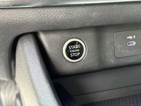 Used 2021 Nissan Rogue SV FWD image 35