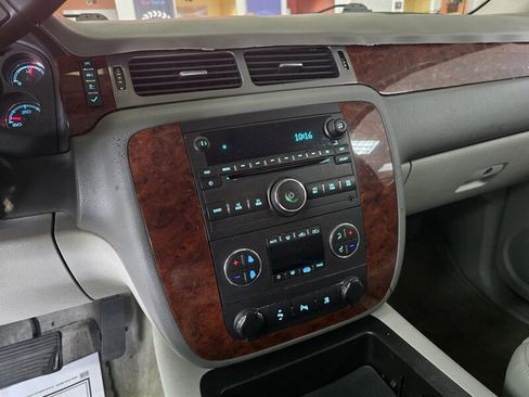 Used 2011 Chevrolet Avalanche LT w/ Regional Value Package RWD image 19