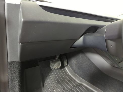 Used 2025 Tesla Model 3 Long Range RWD image 26