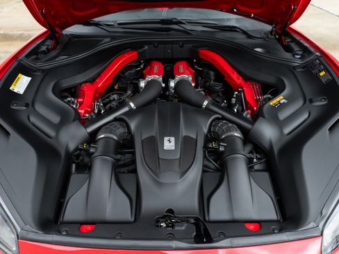 Used 2019 Ferrari Portofino image 49
