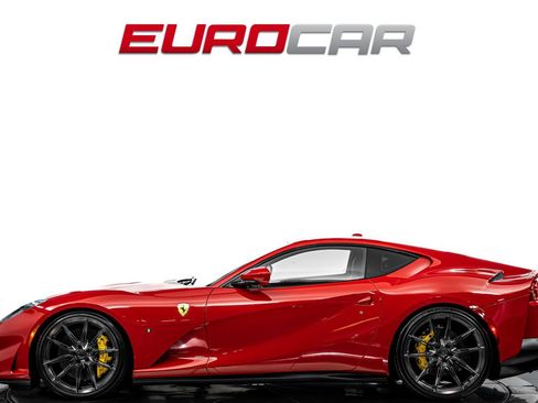 Used 2021 Ferrari 812 Superfast RWD image 2