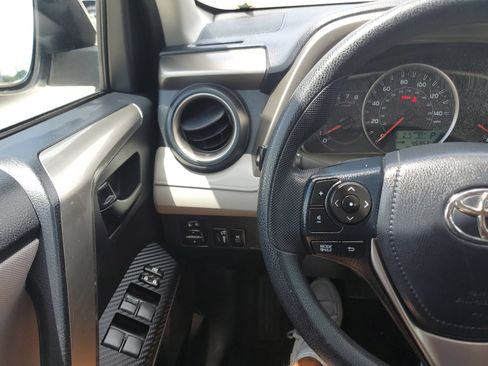 Used 2015 Toyota RAV4 LE FWD image 18