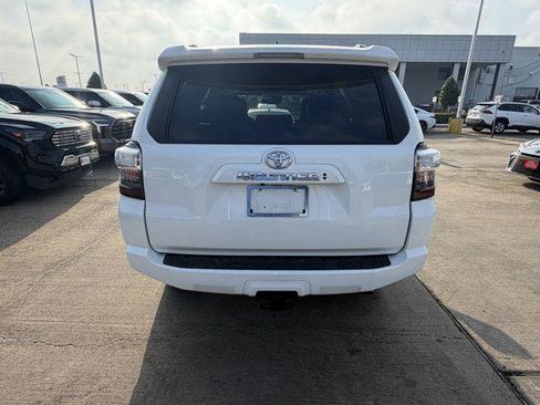 Certified 2022 Toyota 4Runner SR5 Premium w/ Moonroof Package RWD image 6