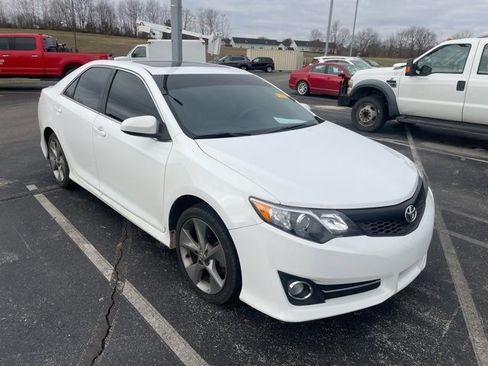 Used 2012 Toyota Camry SE image 2
