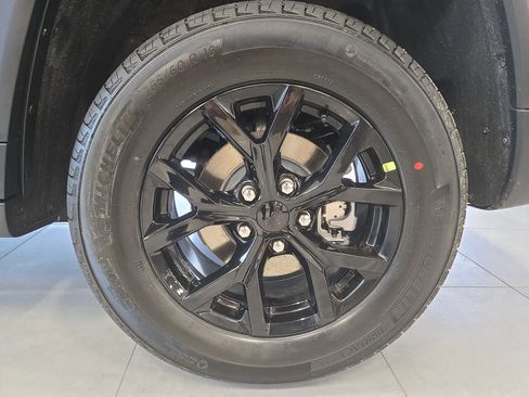 New 2026 Jeep Grand Cherokee Altitude AWD/4WD image 7
