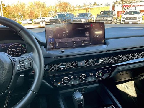 Used 2023 Honda Accord EX-L image 6