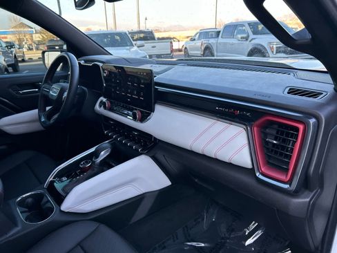 Used 2023 GMC Canyon AT4X image 19