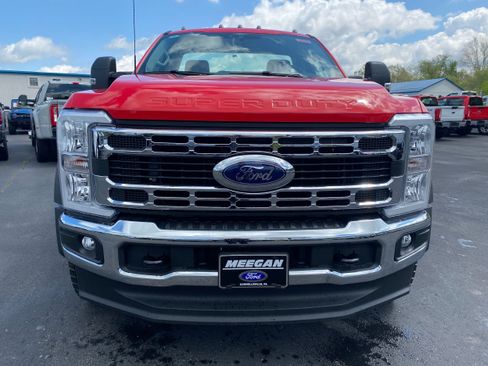 New 2025 Ford F550 4x4 Regular Cab Super Duty image 12