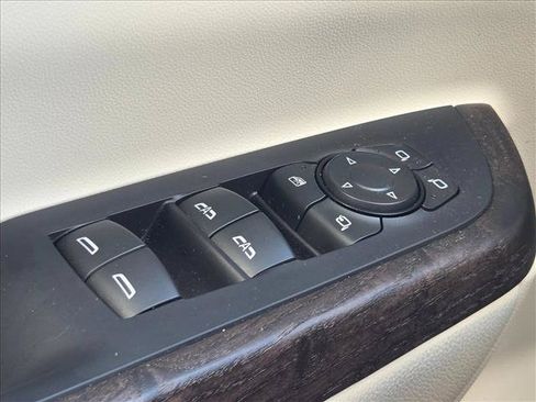 Used 2023 GMC Acadia Denali FWD image 8