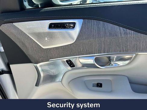 Used 2023 Volvo XC90 B6 Ultimate w/ Lounge Package image 21