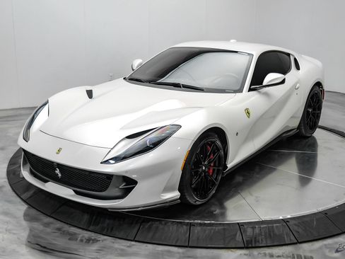 Used 2019 Ferrari 812 Superfast RWD image 7