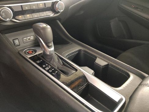 Used 2025 Nissan Sentra SV FWD image 26