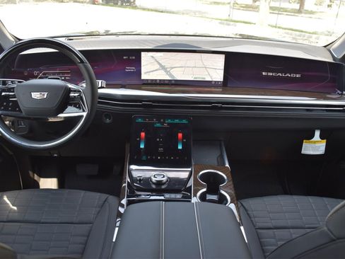 New 2025 Cadillac Escalade Premium Luxury Platinum w/ LPO, Floor Liner Package image 7