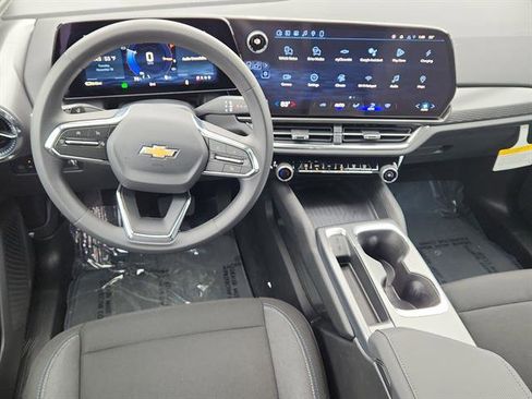 New 2026 Chevrolet Equinox EV LT image 10