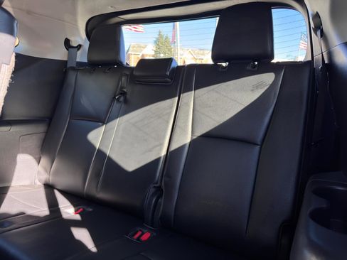 Used 2023 Toyota Highlander XLE image 25