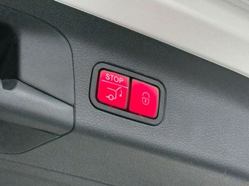 Used 2021 Mercedes-Benz GLS 450 4MATIC image 39