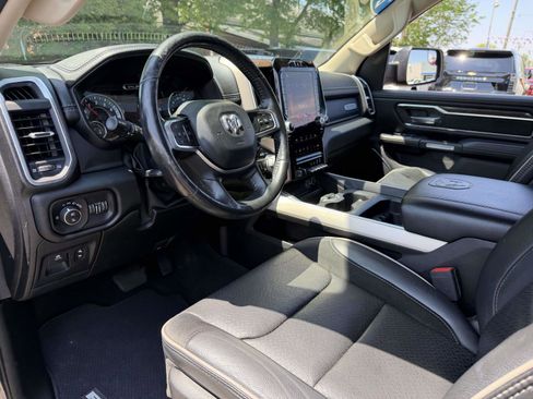 Used 2019 RAM 1500 Laramie AWD/4WD image 14