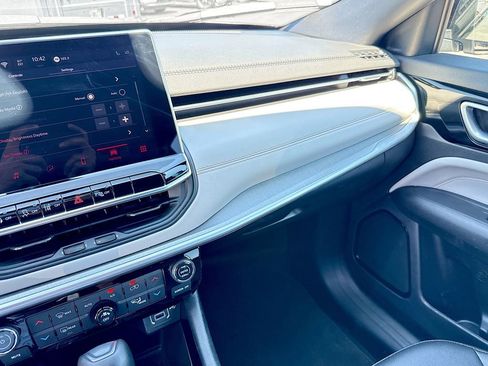 Used 2026 Jeep Compass Limited image 24