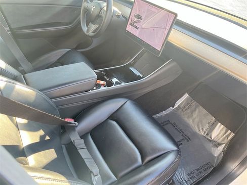 Used 2021 Tesla Model Y Performance image 30