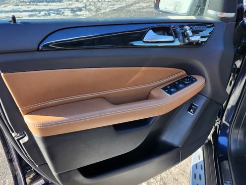 Used 2019 Mercedes-Benz GLE 400 4MATIC image 26