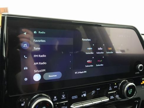 Used 2023 Toyota Highlander Limited image 15