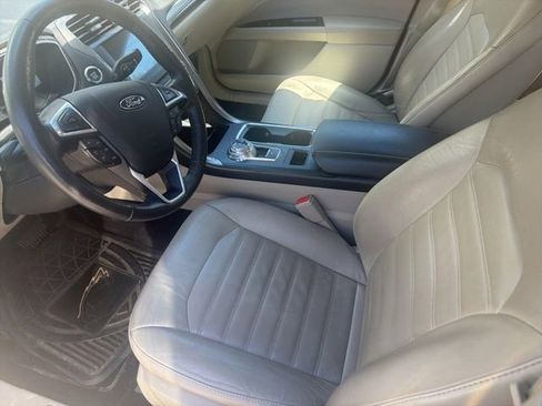 Used 2017 Ford Fusion SE w/ Fusion SE Technology Package AWD/4WD image 11