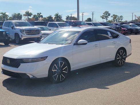Certified 2023 Honda Accord Touring image 3