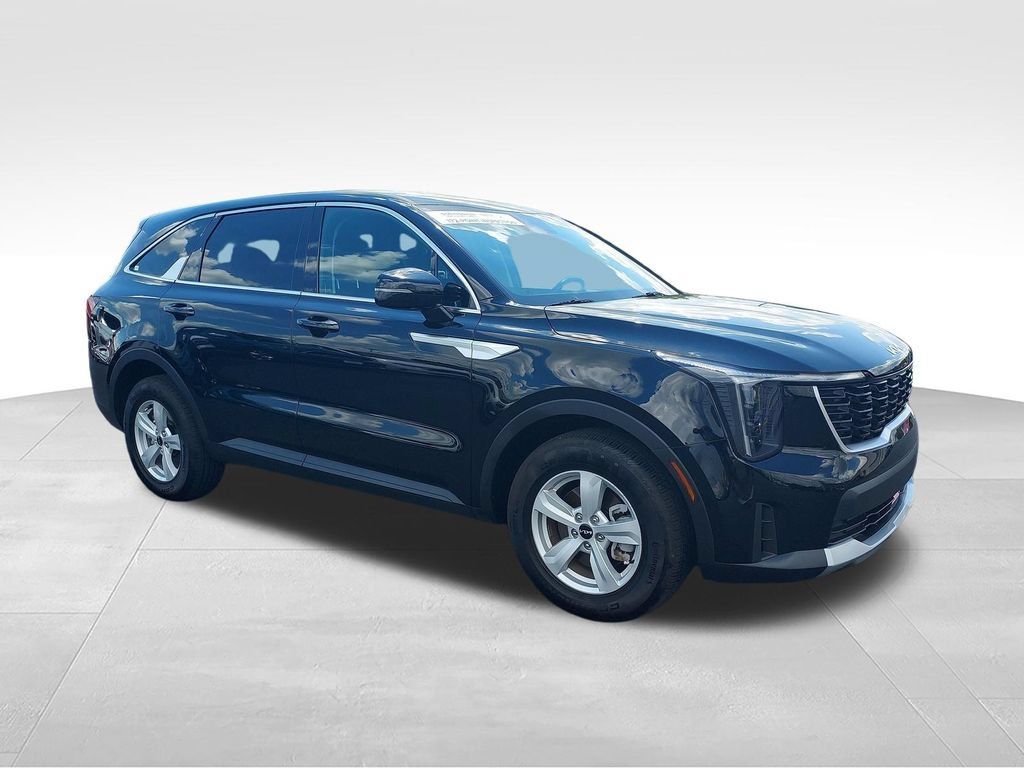 Used 2026 Kia Sorento LX FWD image 8