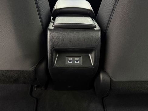 Used 2023 Toyota Corolla SE FWD image 33