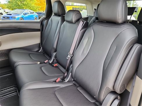 New 2026 Kia Carnival image 15