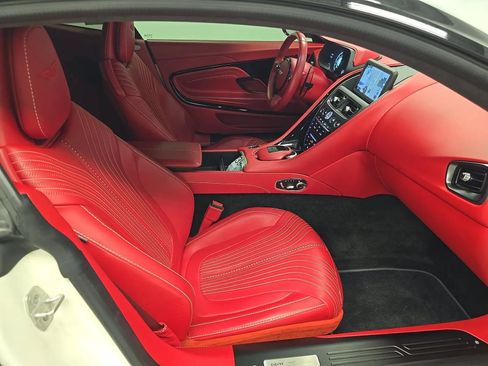 Used 2017 Aston Martin DB11 V12 RWD image 7