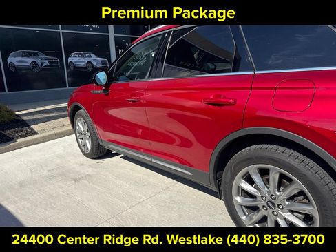 Used 2022 Lincoln Corsair AWD w/ Premium Package image 13
